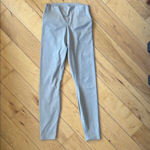 High-Rise Slim Leggings in Light Gray